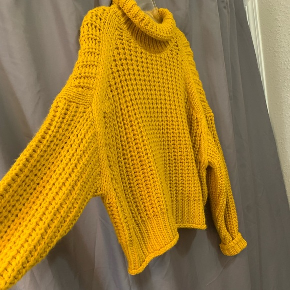 NWOT chunky knit H&M sweater size L yellow mustard marigold color - Picture 4 of 6